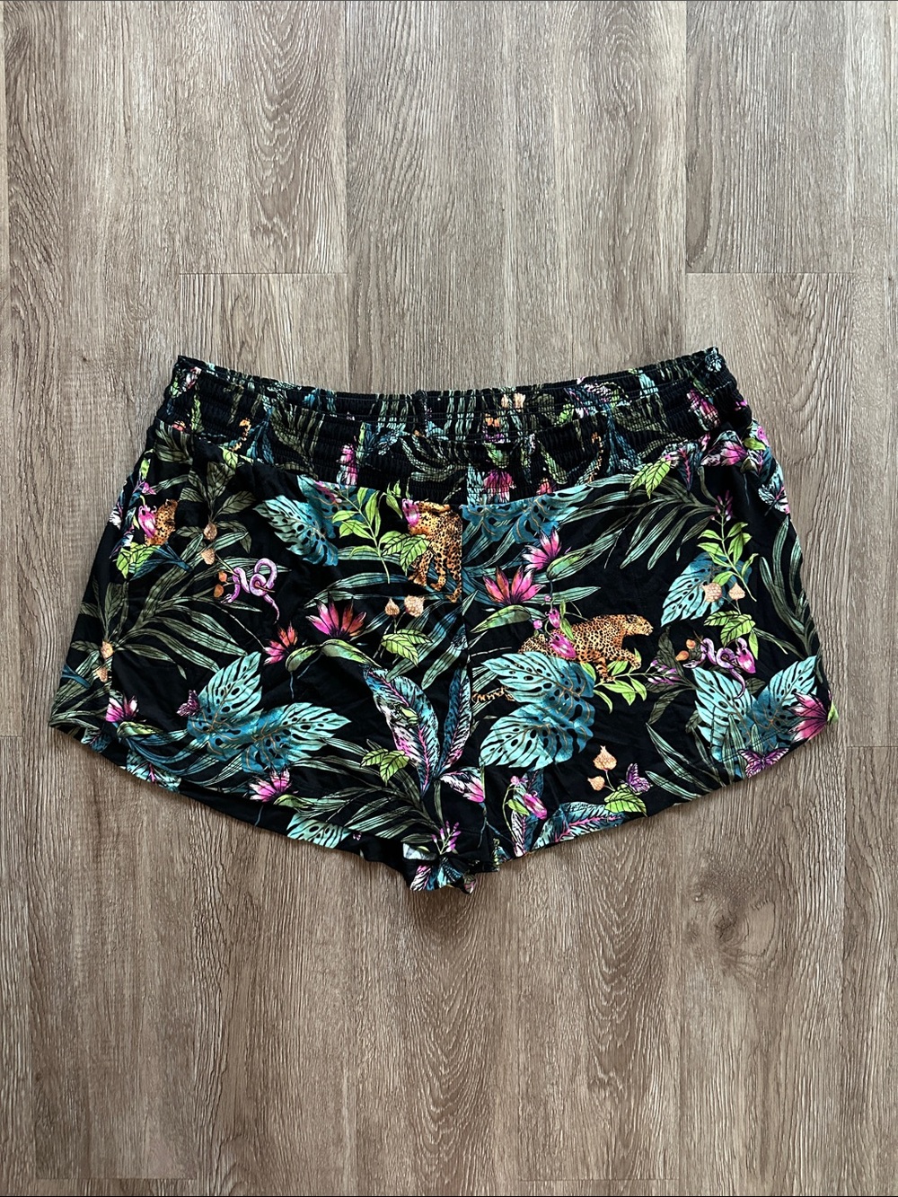Soma Cool Nights Short Sleeve Notch Collar & Shorts Pajama Set Into The Wild XXL - Picture 6 of 8